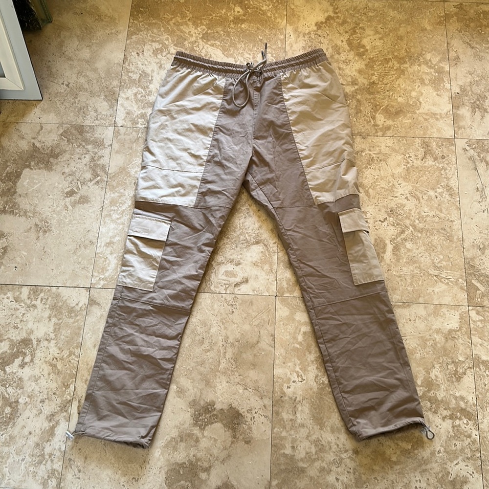 Packing dual colored parachute pants